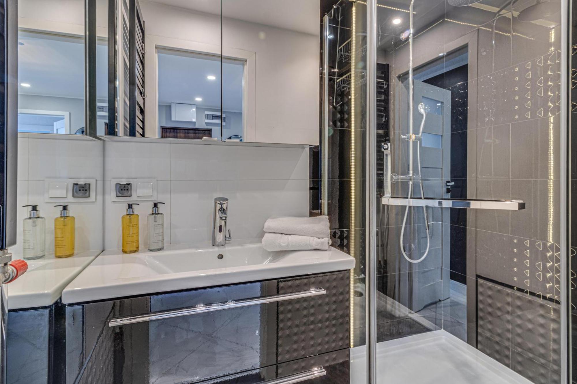 ヴロツワフRentplanet - Apartament Popowickaアパートメント エクステリア 写真